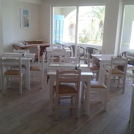 Aslanis Village